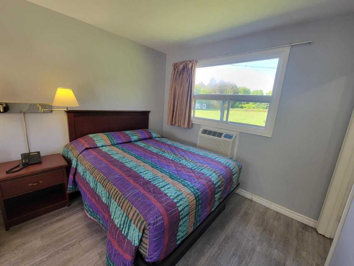 Knights Inn Кобург Екстер'єр фото