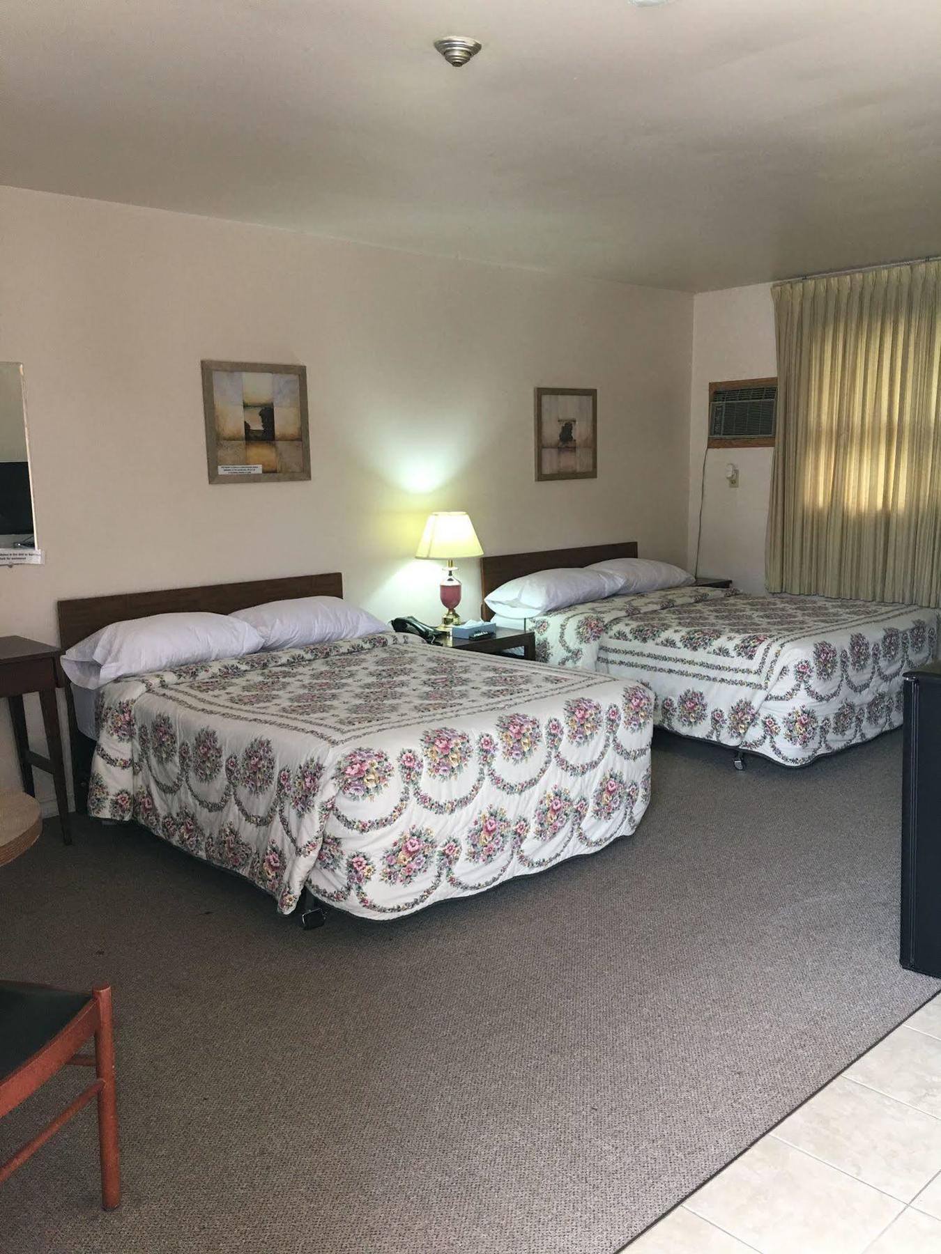 Knights Inn Кобург Екстер'єр фото