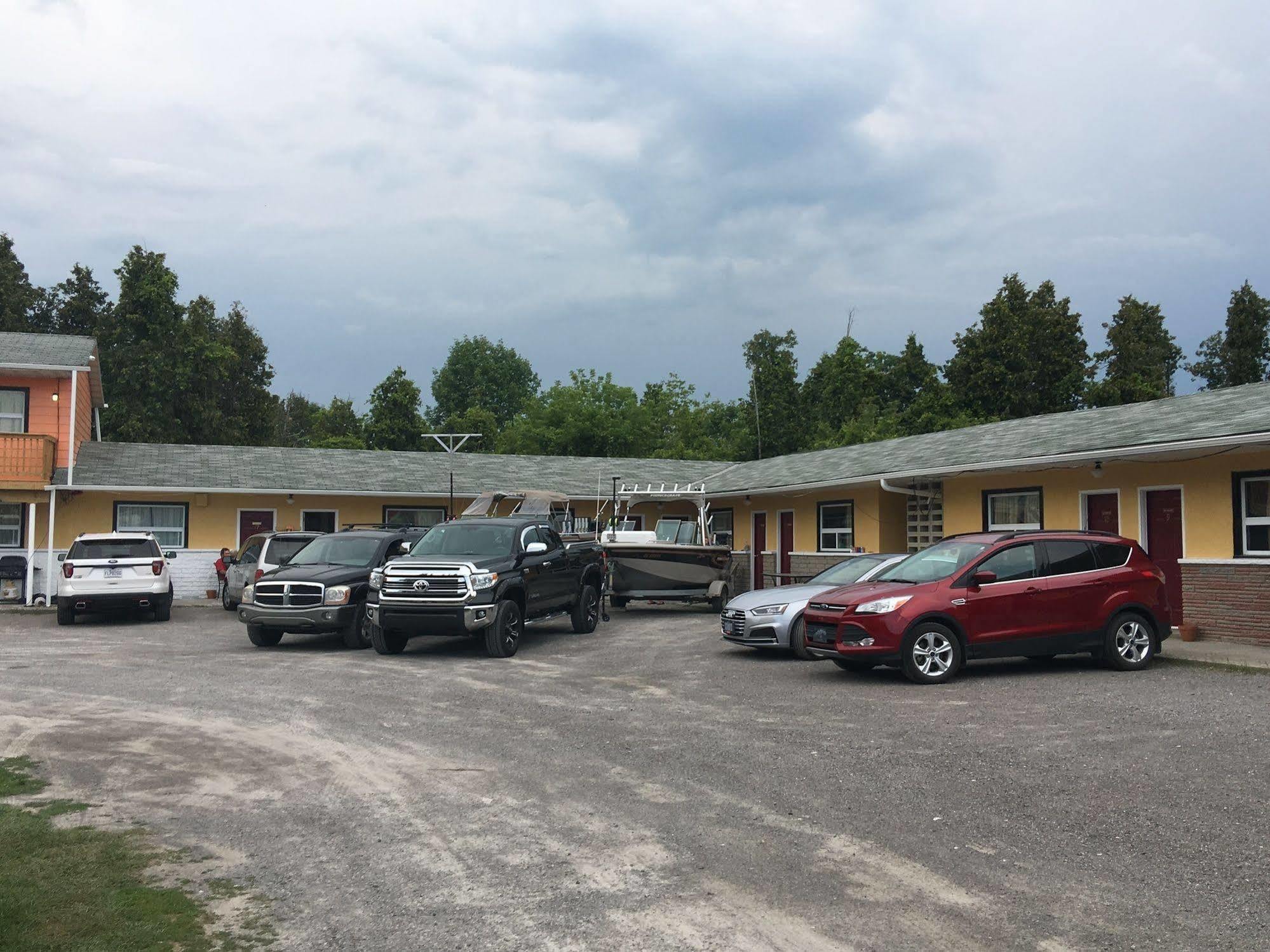 Knights Inn Кобург Екстер'єр фото