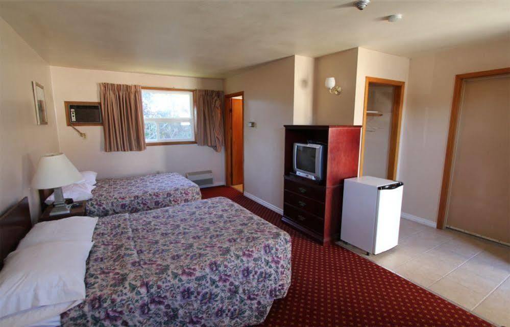 Knights Inn Кобург Екстер'єр фото